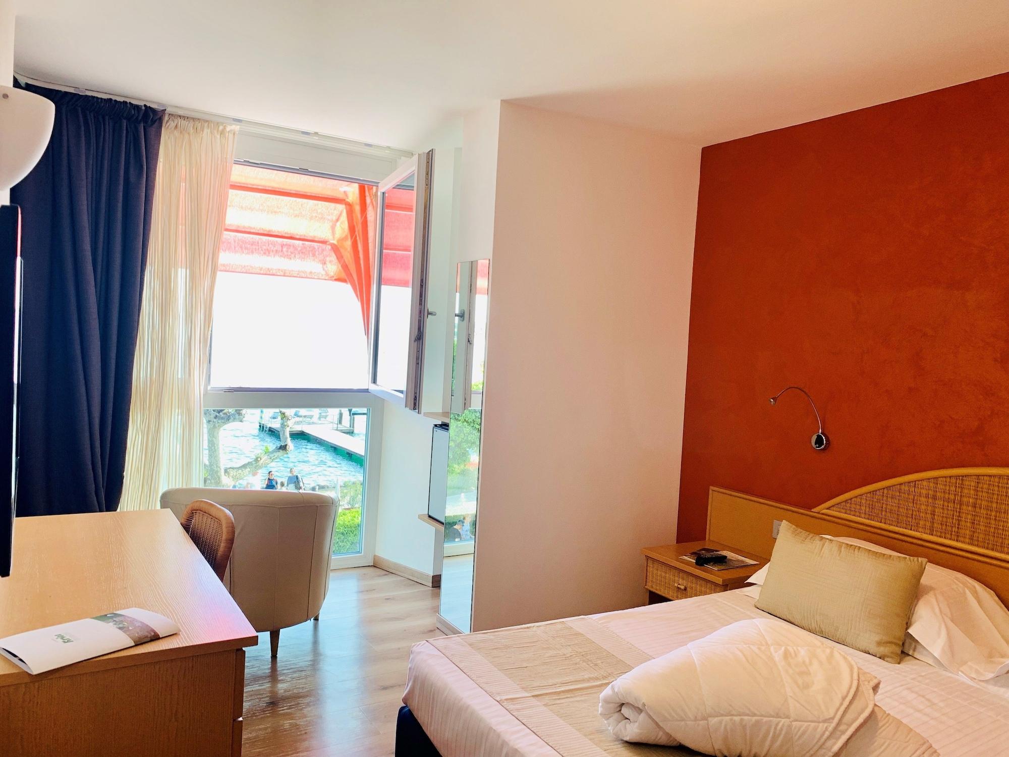 Kriss Internazionale Hotel Bardolino Exterior foto