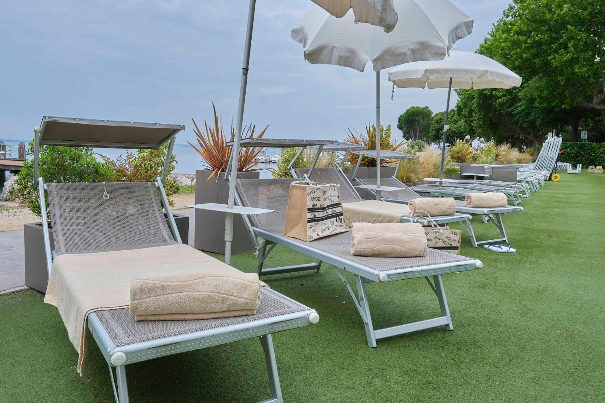 Kriss Internazionale Hotel Bardolino Exterior foto
