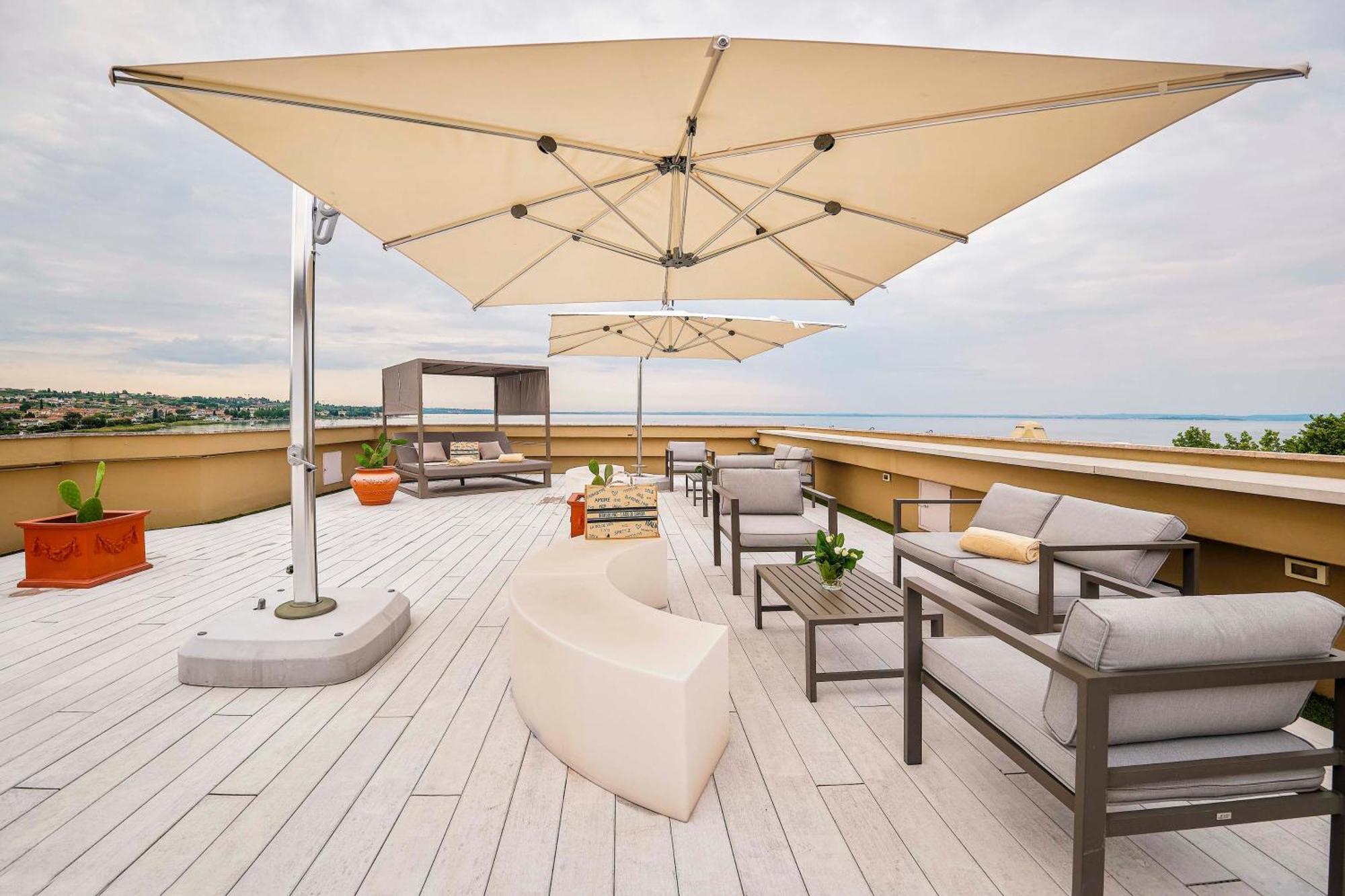 Kriss Internazionale Hotel Bardolino Exterior foto