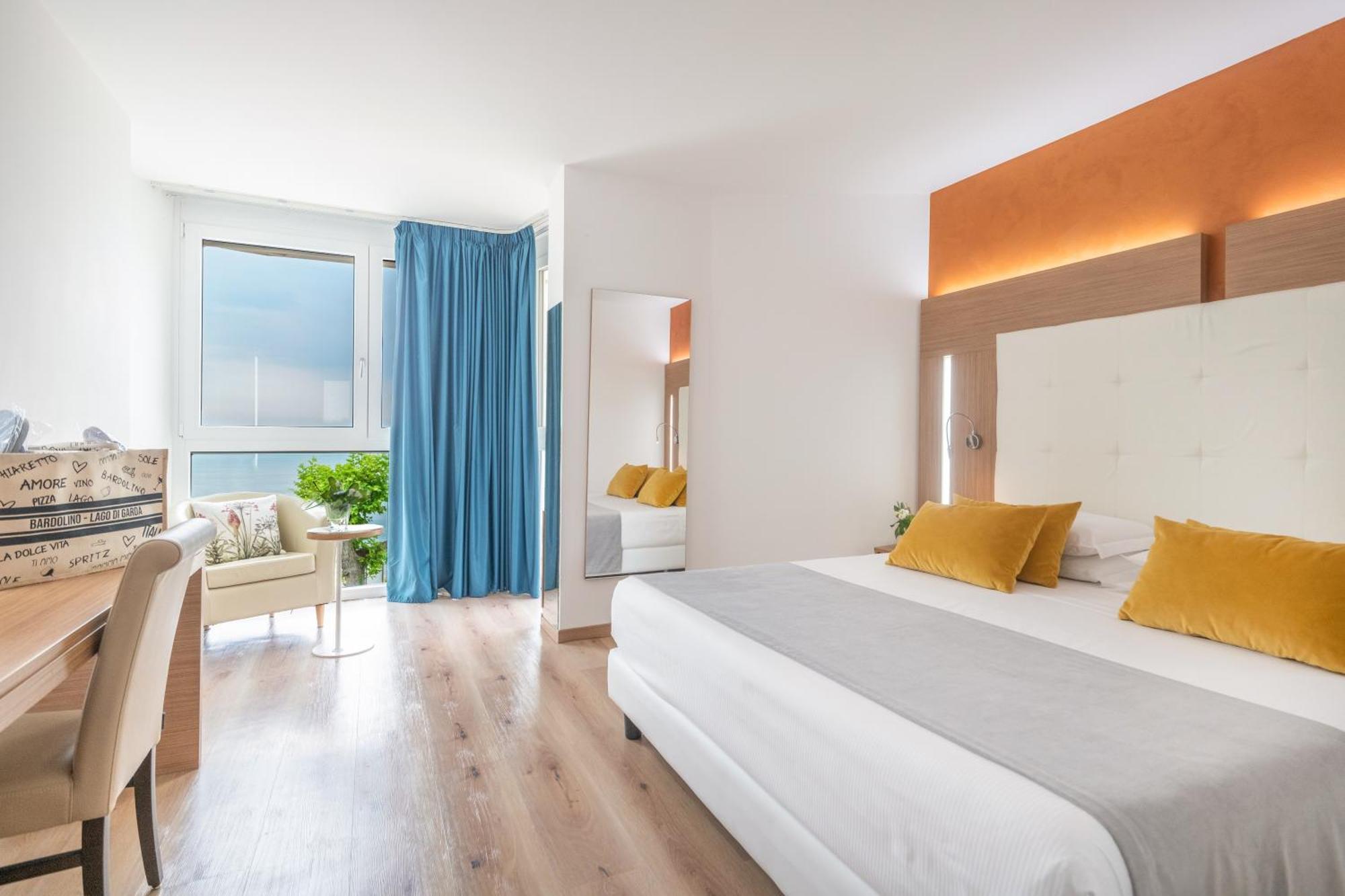 Kriss Internazionale Hotel Bardolino Exterior foto